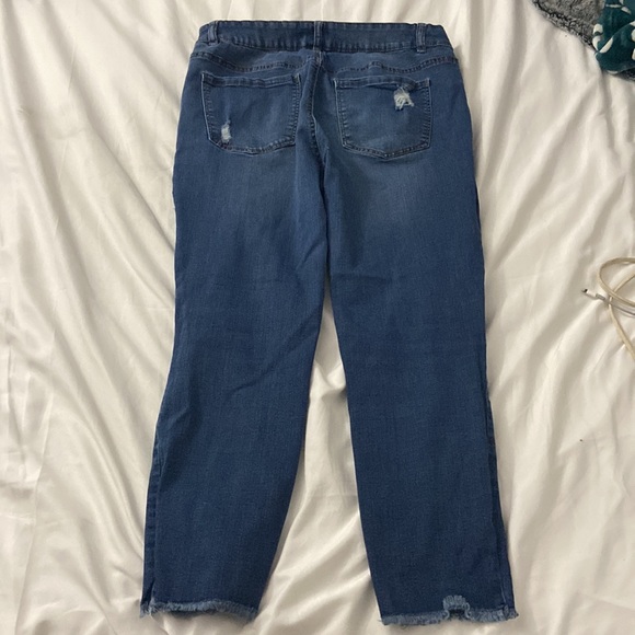 Ripped jeans - Picture 2 of 2